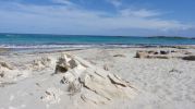 Roca erosionada en playa de ses Canyes formentera