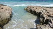 Pequea zona de bao entre las rocas en playa de ses canyes