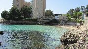 grandes bloques de pisos al lado del la playa