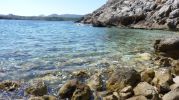 Aguas cristalinas en Cala Na Llbriga