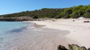 playa con arena muy fina y sin piedras