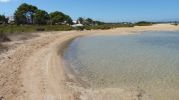 Pocos baistas en s'Estany d'es Peix