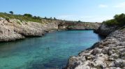 antiguo muelle en la cala