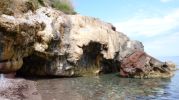 Pequea cueva en playa s'Hort de sa cova